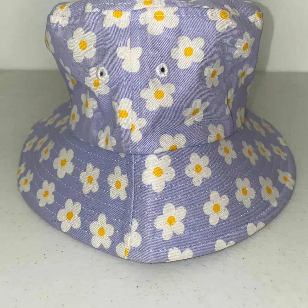 Lavender and white daisy print bucket hat from Ulta